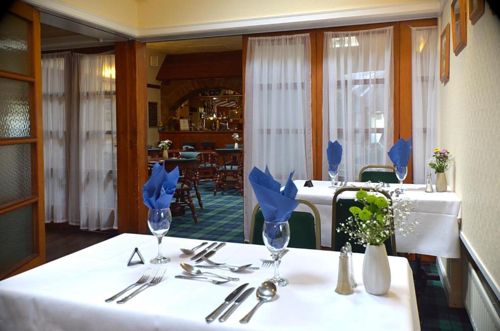 Auld Cross Keys Inn Джедборо Экстерьер фото