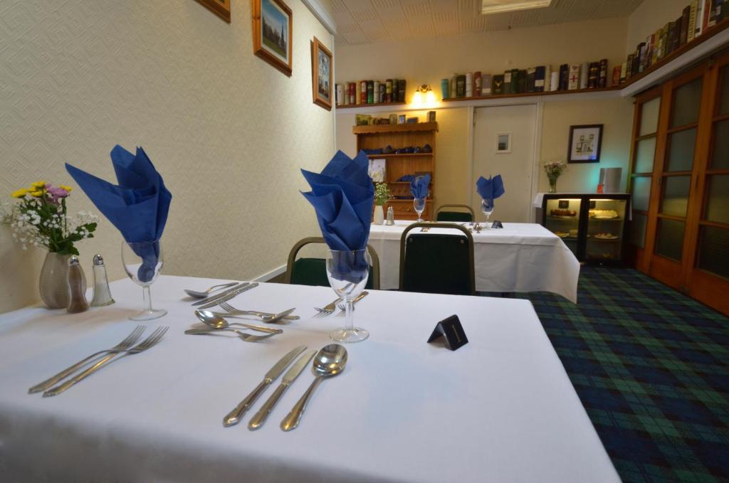 Auld Cross Keys Inn Джедборо Экстерьер фото